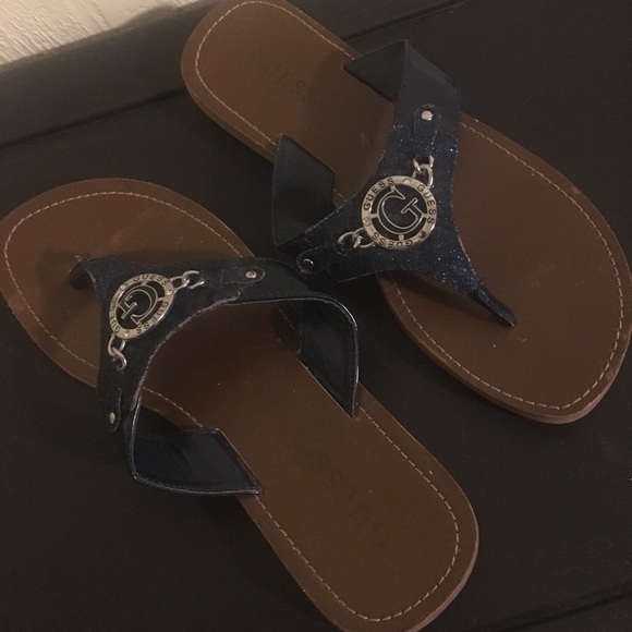 GUESS Flip Flops - Picture 2 of 4